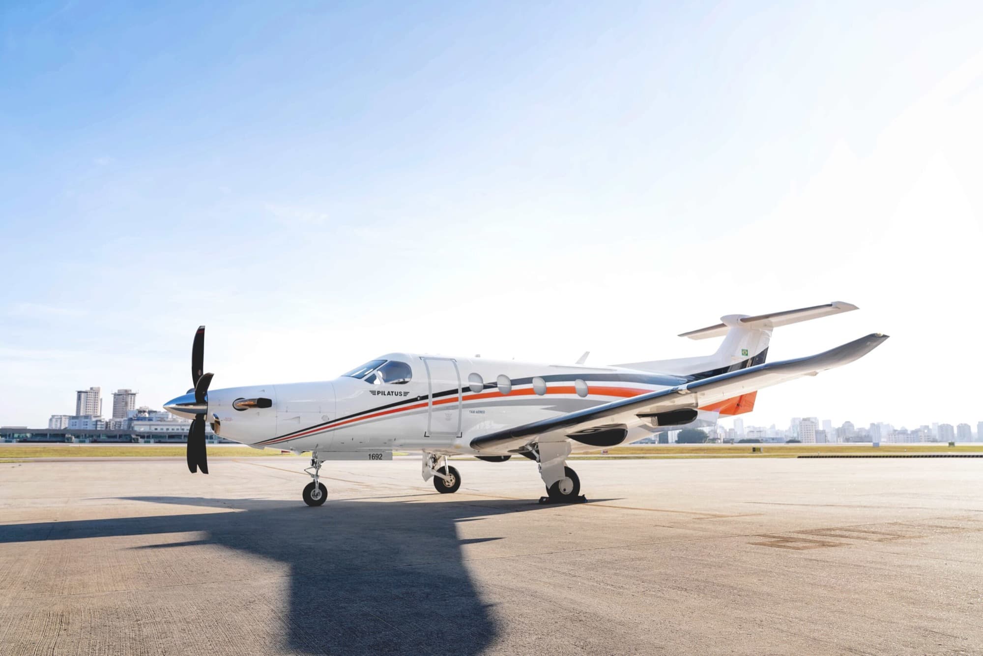 Pilatus PC-12 da Voar Aviation no pátio do Aeroporto de Congonhas, foto publicada no site da empresa